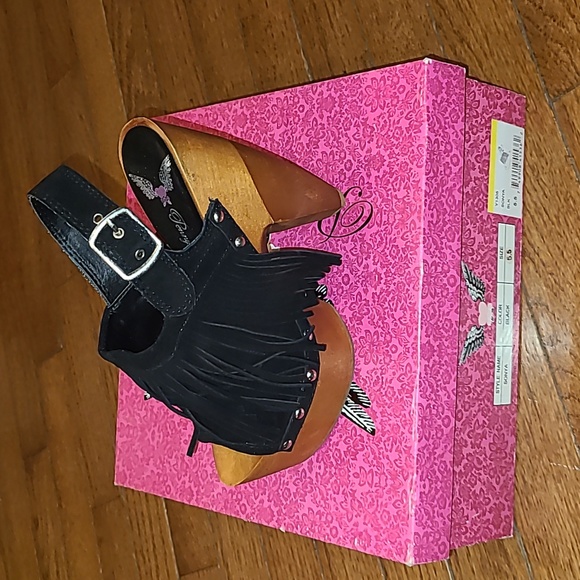 Penny Loves Kenny Shoes - Penny Loves Kenny Black Suede Fringe Clog Sandals sz 5.5